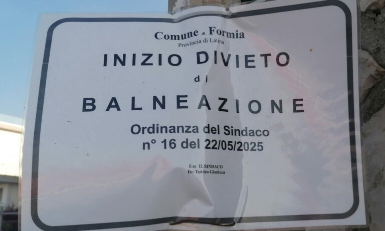 Formia: il Divieto di Balneazione in Due Tratti del Litorale per la Stagione 2025