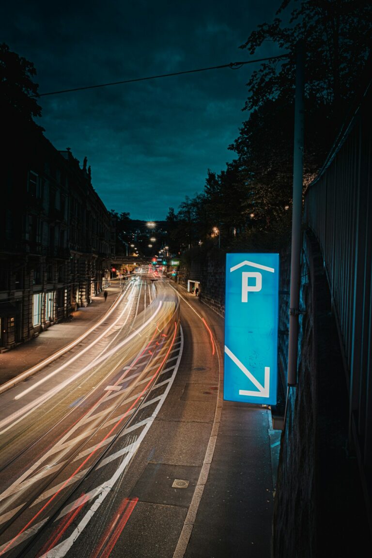 Parcheggi in aeroporto: le soluzioni low cost per le soste di lunga durata