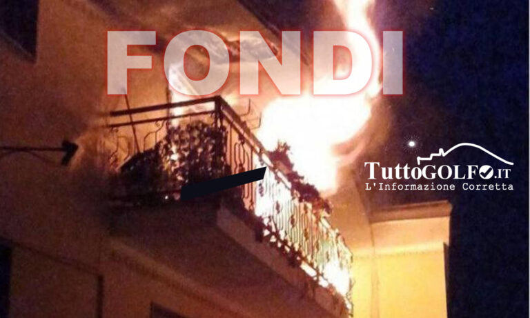 Cosparge il pavimento di liquido infiammabile e appicca un incendio in un appartamento. Arrestato