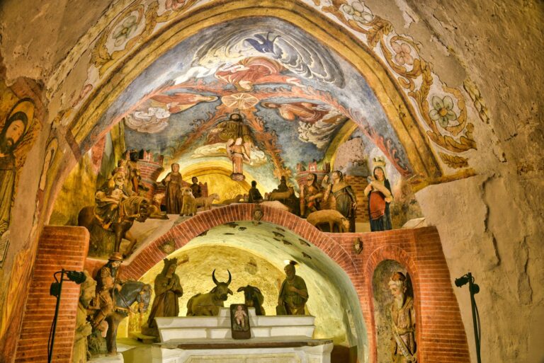 Presentazione del francobollo dedicato al presepe in terracotta di Maranola: un tributo nazionale a un capolavoro del patrimonio culturale
