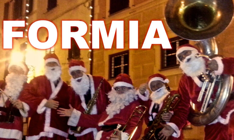 A Formia arrivano i trampolieri e la Banda di Babbo Natale