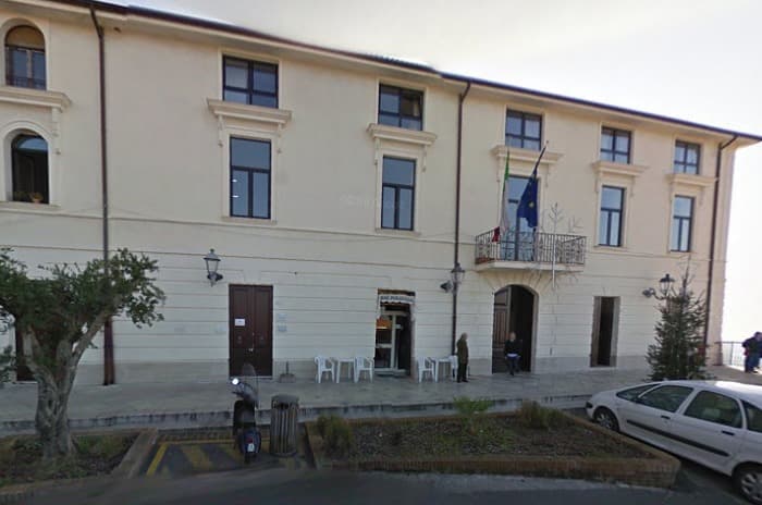 IN CORSO LE INDAGINI DEI CARABINIERI DELLA COMPAGNIA DI FORMIA SULL'ESPLOSIONE DI UN ORDIGNO A MINTURNO