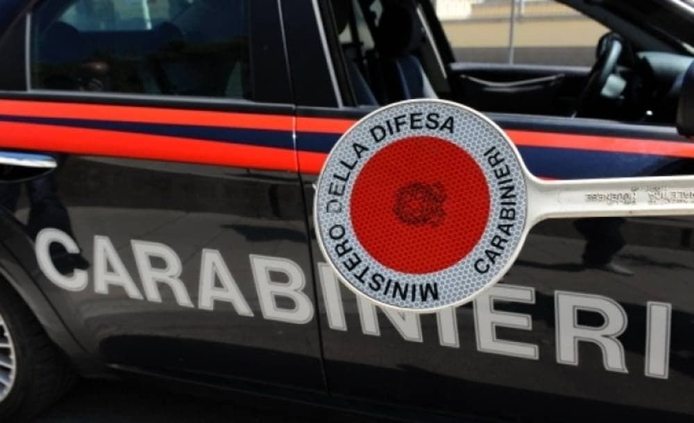 Minturno: Denunciata coppia fermata sulla Domitiana con un coltello nell’auto