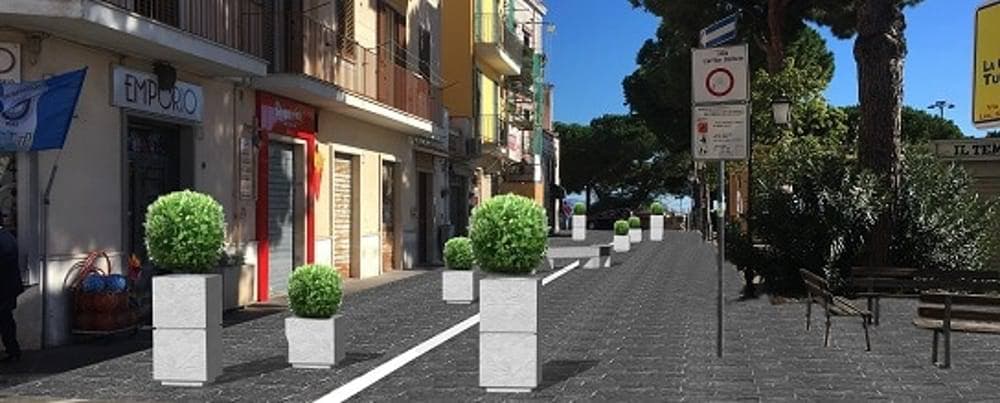 FORMIA. L'AMMINISTRAZIONE SOSPENDE I LAVORI DI RIQUALIFICAZIONE DELLO SPAZIO L.PAONE-VIA TULLIA