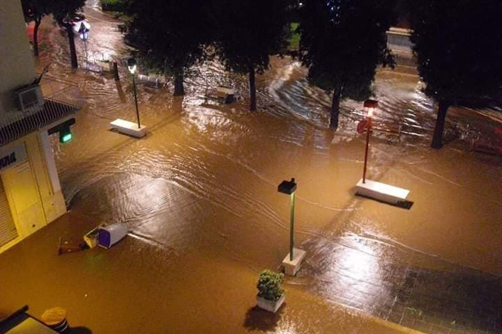BOMBA D'ACQUA, PIAZZA TESTA ALLAGATA DI NUOVO