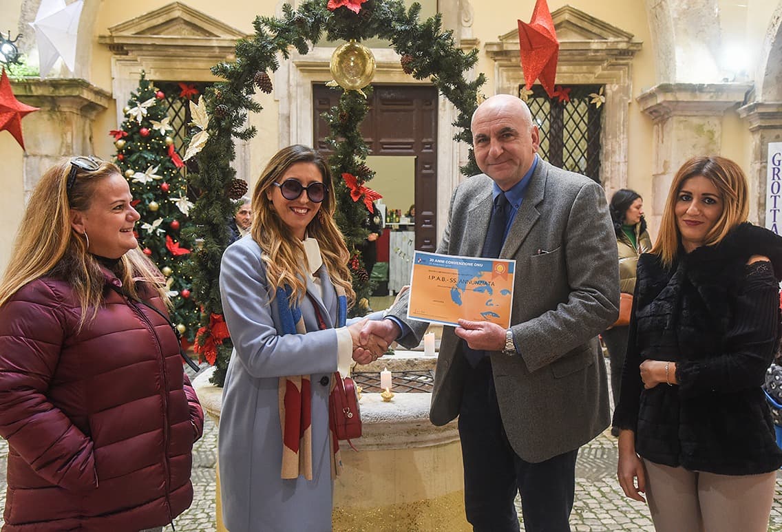 Gaeta, l'Amministrazione assieme ad "Ernesto" celebra la Giornata Internazionale per i Diritti Umani