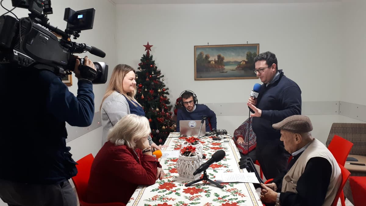 Domenica su Rai1 i nonni che raccontano le favole in radio