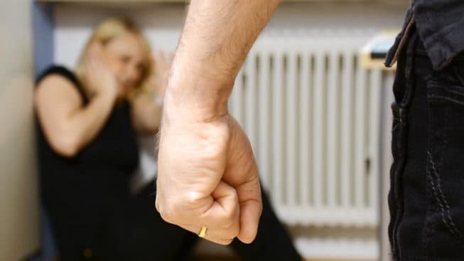 FONDI - In Carcere il Marito violento