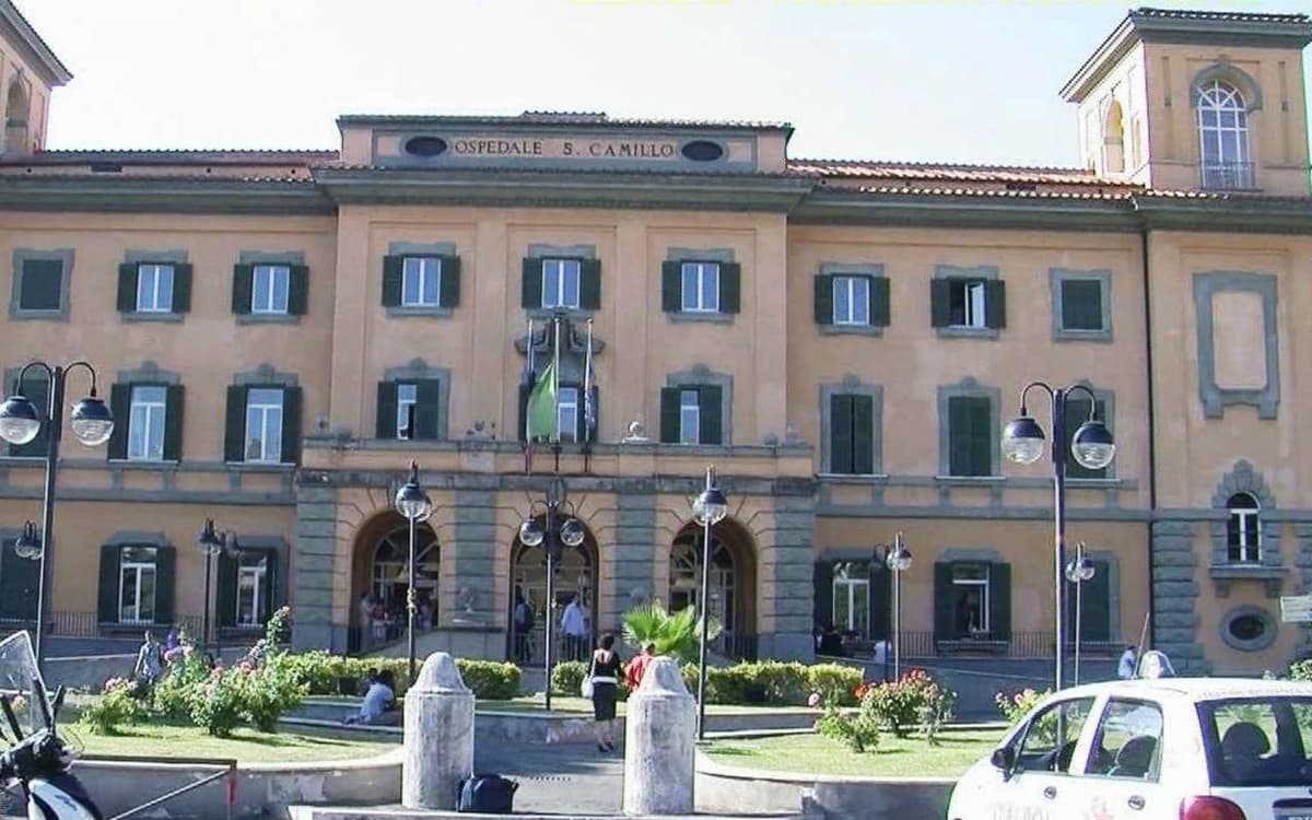 Santi Cosma e Damiano, fuori pericolo il ragazzo scivolato da uno dei Carri di Carnevale