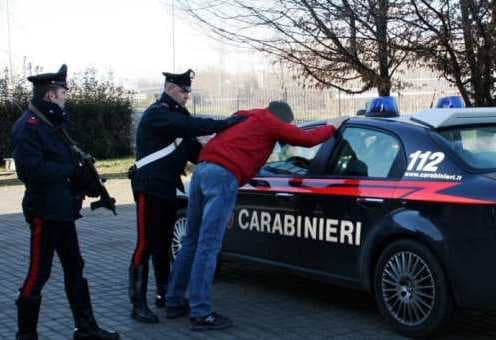 GAETA - 26enne casertano fugge al controllo dei carabinieri