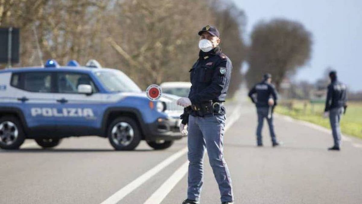 STRADA STATALE 148 PONTINA: POLSTRADA ARRESTA ALBANESE ALLA GUIDA DI UN FURGONCINO
