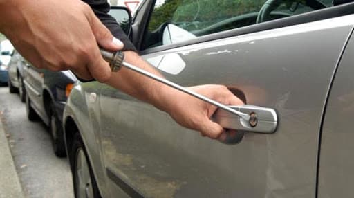 MINTURNO - DENUNCIATI DUE LADRI DI AUTO