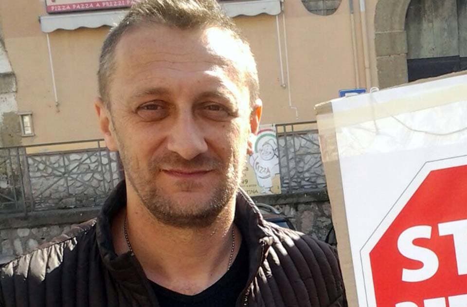 MINTURNO: LE TERRAZZE SUL LUNGOMARE DI SCAURI MAI COMPLETATE E RICETTACOLO DI IMMONDIZIA