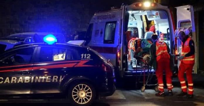 18enne si barrica in casa e armata di coltello minaccia il suicidio. E' stata disarmata e affidata al personale sanitario