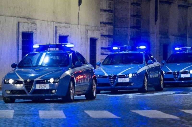 INDAGINI LAMPO DEL COMMISSARIATO DI FONDI DENUNZIATE OTTO PERSONE PER LA BRUTALE AGGRESSIONE DI DUE INDIANI