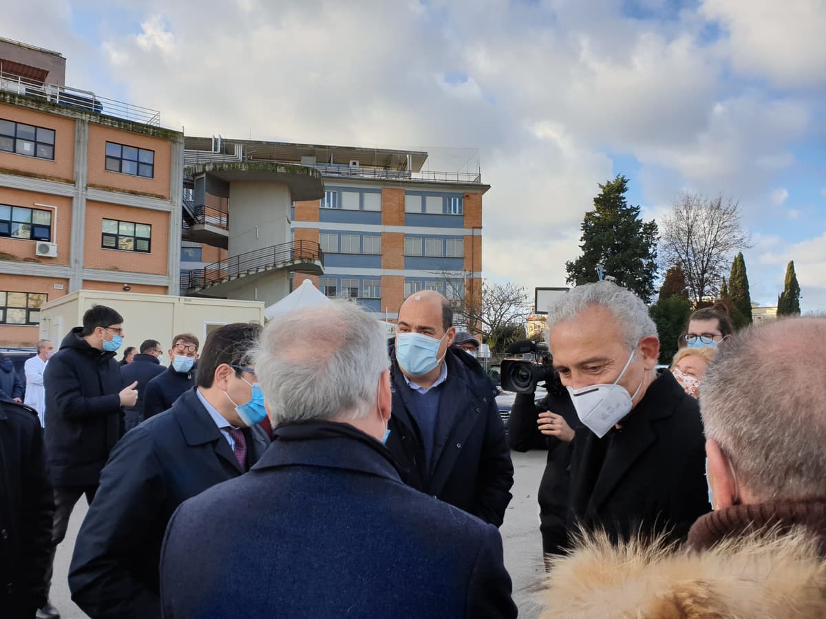 ASL LATINA: V-DAY, PARTITE LE PRIME VACCINAZIONI