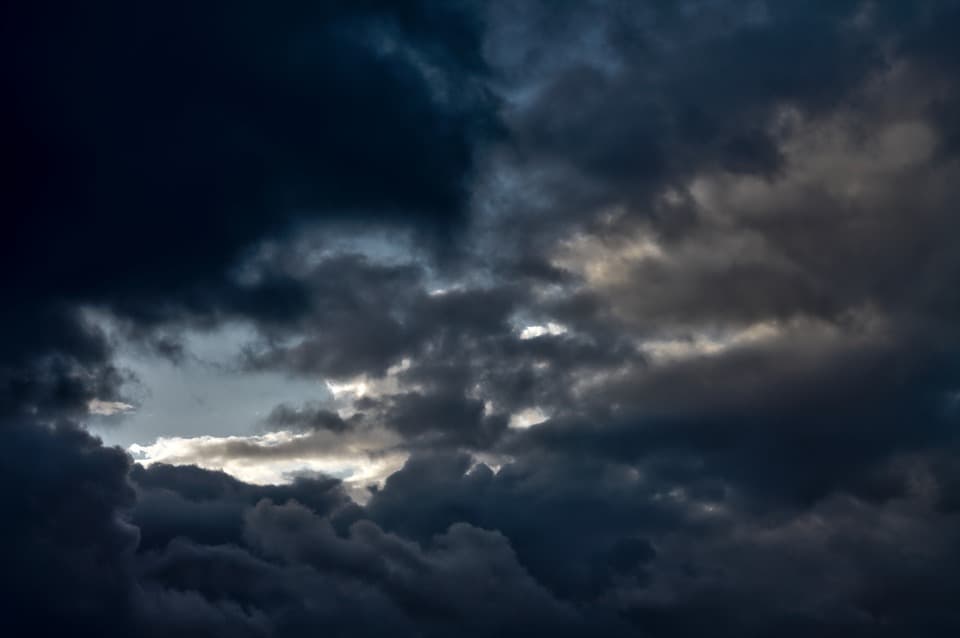 MALTEMPO: ALLERTA ARANCIONE IN QUATTRO REGIONI, IN ARRIVO PIOGGIA, VENTO E NEVE SU NORD E TOSCANA