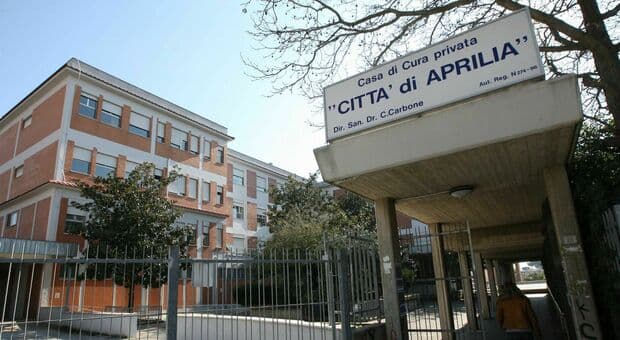 VICINO ALLE INFERMIERE AGGREDITE: ATTO DI VIOLENZA ALLA CASA DI CURA CITTA' DI APRILIA