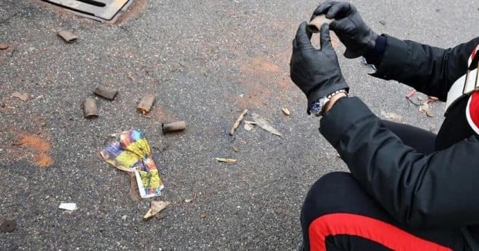 BOTTI DI CAPODANNO CON 1 MORTO E 79 FERITI, DEI QUALI 23 RICOVERATI CON MANI O DITA AMPUTATE