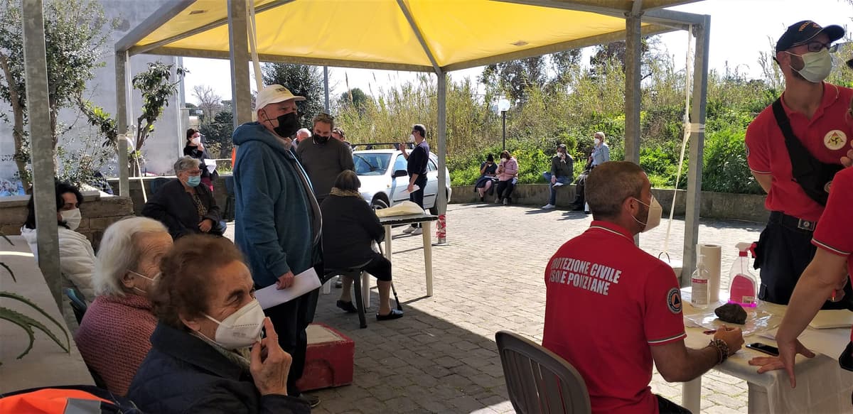 VENTOTENE: ORGANIZZATE AL POLIAMBULATORIO LE VACCINAZIONI ANTI COVID-19 AGLI ISOLANI