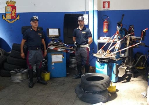 Polizia individua gommista abusivo, sequestro dei macchinari e segnalato alla Camera di Commercio