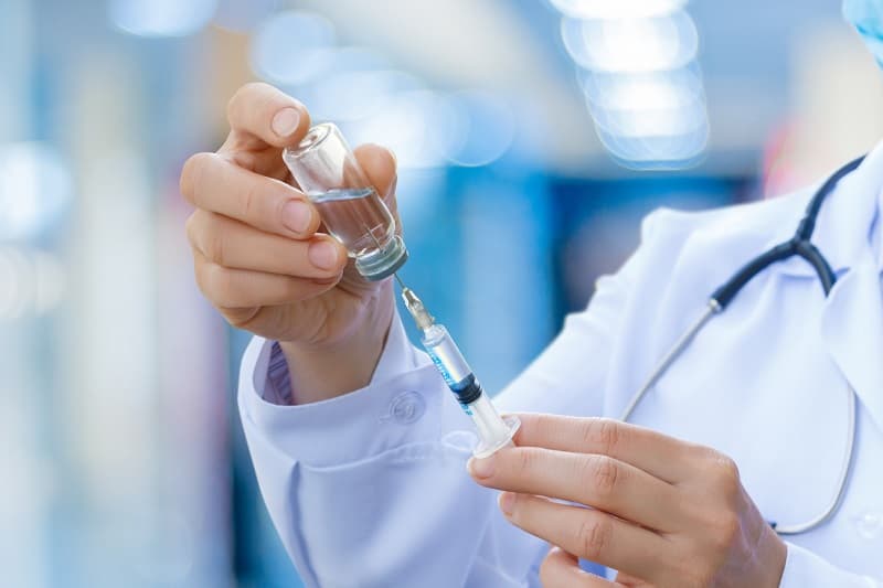 Aumento della capacità di produzione e fornitura di vaccini contro il COVID-19 di AstraZeneca, BioNTech / Pfizer e Moderna