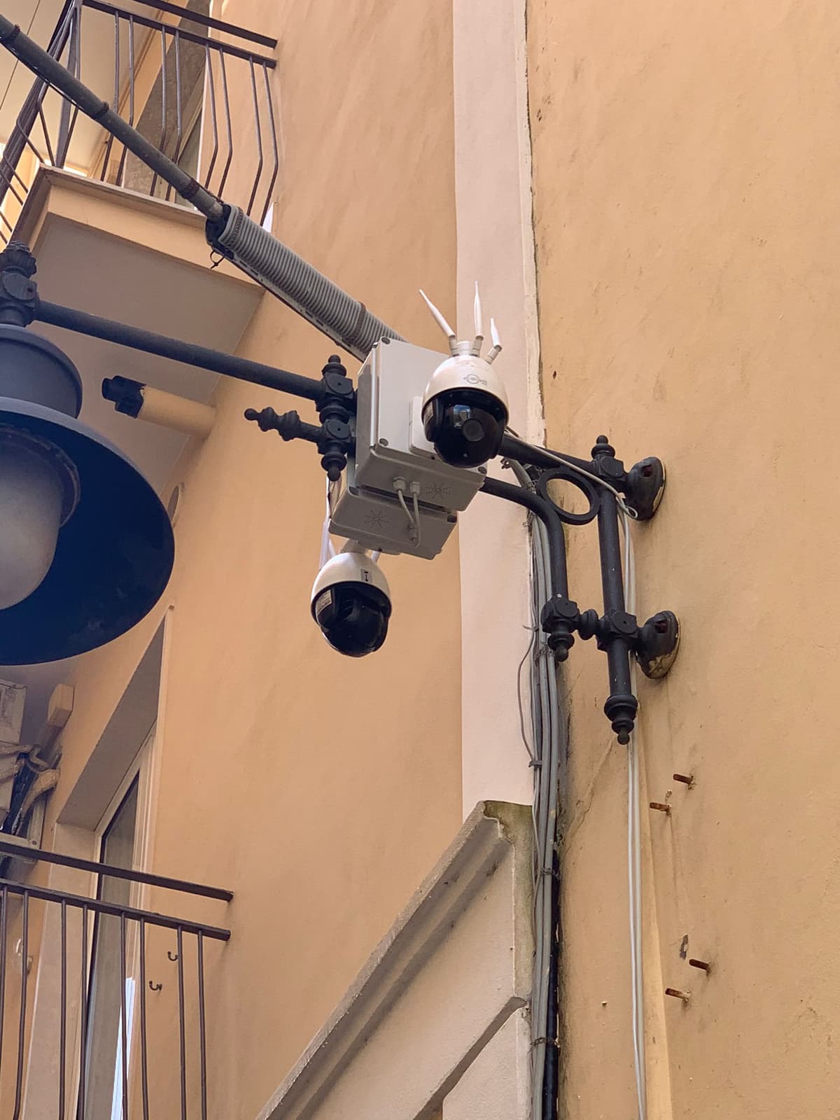 Gaeta, installate le fototrappole contro l’abbandono dei rifiuti
