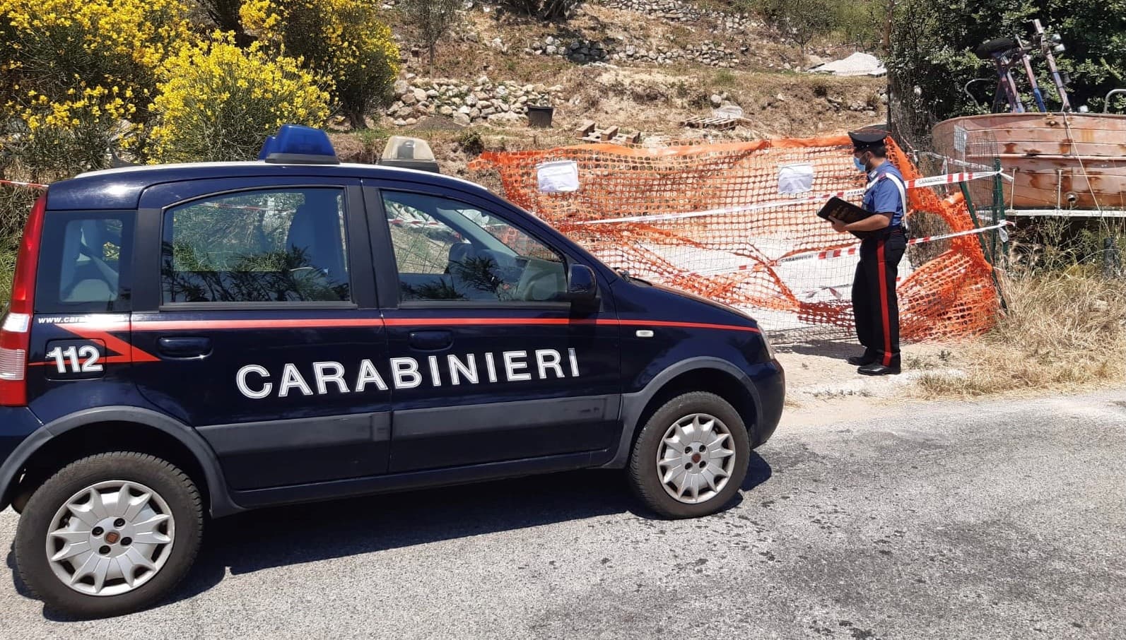 Compravendita di costruzione abusiva. Denunciati in due