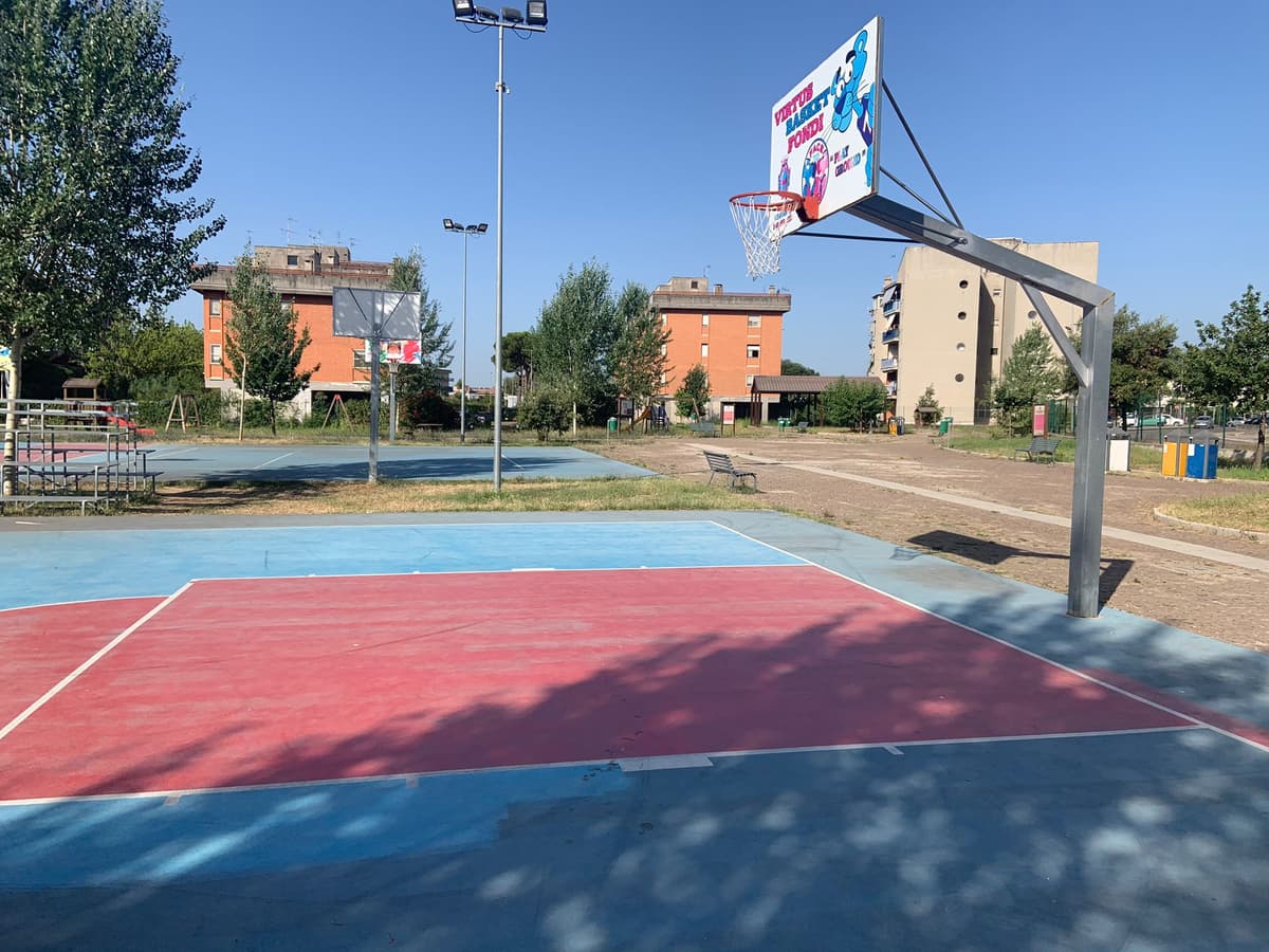 Fondi, riapre il parco grazie ai beneficiari di reddito di cittadinanza