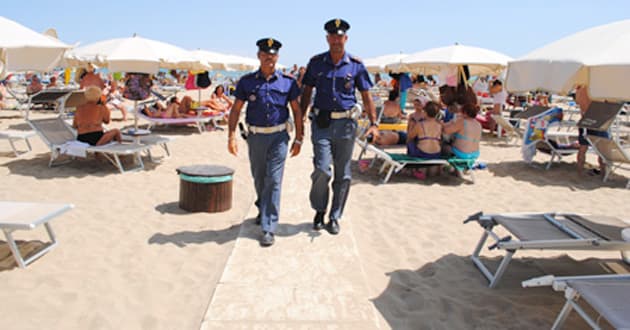 Formia: Polizia denunzia per adescamento di due bambine un 50enne con precedenti specifici