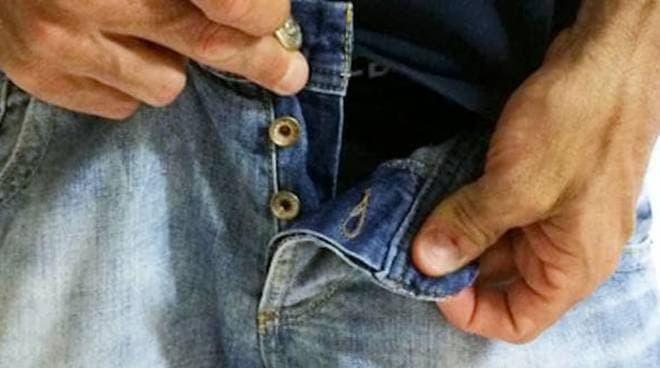 Atti osceni in luogo pubblico - 43enne di Sperlonga scopre le parti intime nei pressi della Flacca