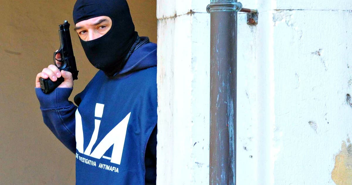 Polizia 33 arresti, urge una Sezione Distaccata della DIA - Direzione Investigativa Antimafia