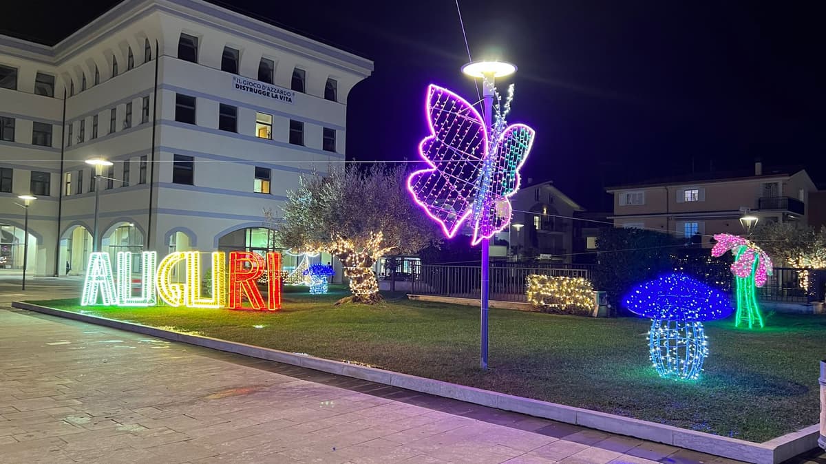 Fondi: Oggi accensione delle luminarie con il via agli eventi natalizi, sito comunale: il programma