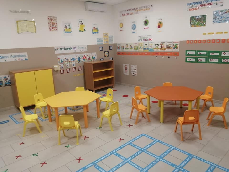 Santi Cosma e Damiano: sostituzione banchi, sedie e armadi nelle scuole dell'infanzia