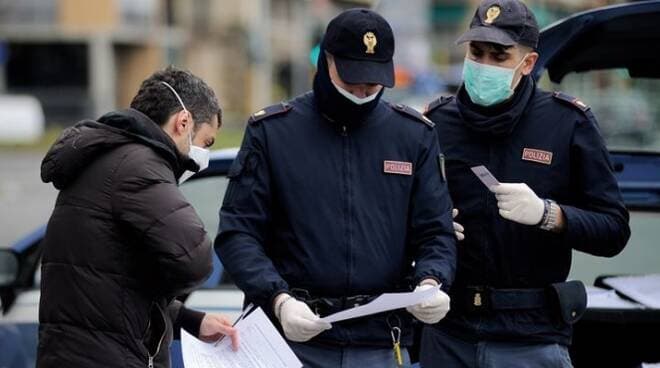 Polizia: Automobilista di 58 anni si era sottratto alla quarantena obbligatoria per covid-19