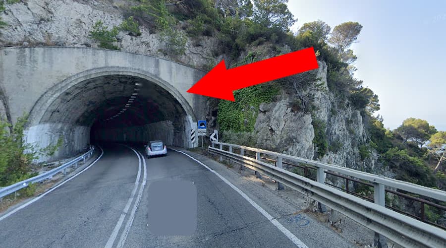 Luci ancora spente in galleria sulla strada Flacca. Appello a Rocca, Palazzo e Mitrano