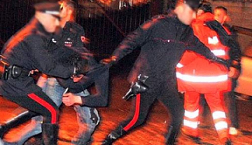 Minaccia di morte i Carabinieri dopo essersi rifiutato di sottoporsi agli accertamenti alcolemici