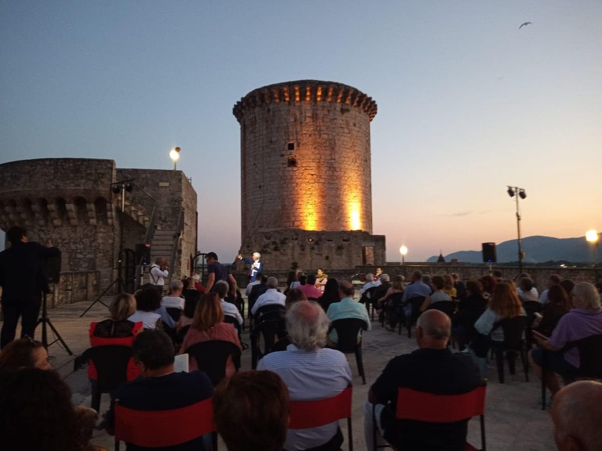 Fondi: Dillo alla Luna – Musica e Poesia sotto il cielo di agosto