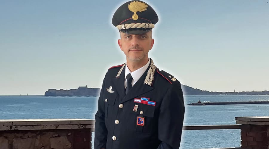 Scauri: donna tenta il suicidio in mare di notte, dissuasa e salvata dai carabinieri