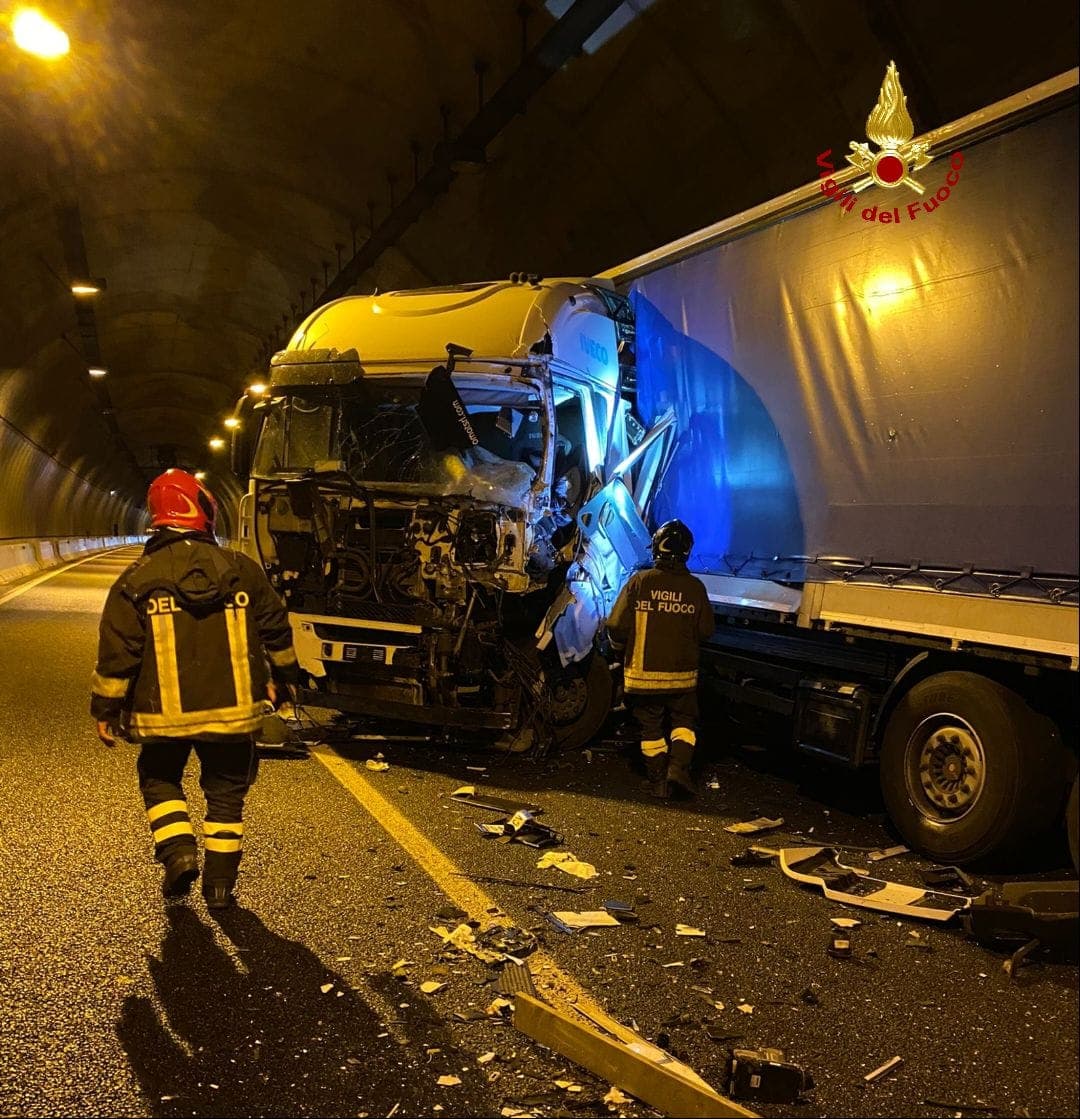 Vigili del Fuoco: Coinvolti in un incidente sui Monti Lepini due mezzi pesanti e una vettura