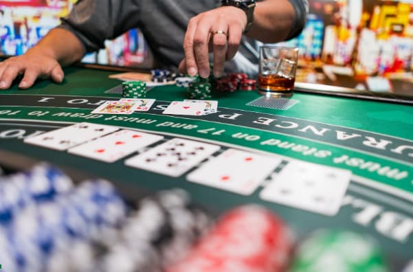 Conteggio delle carte: come lo previene il Blackjack Online