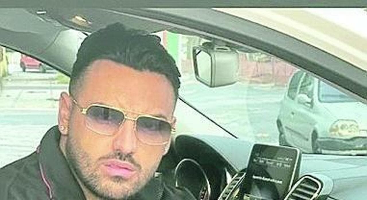 Polizia: Il Questore vieta il concerto di un cantante neo melodico siciliano