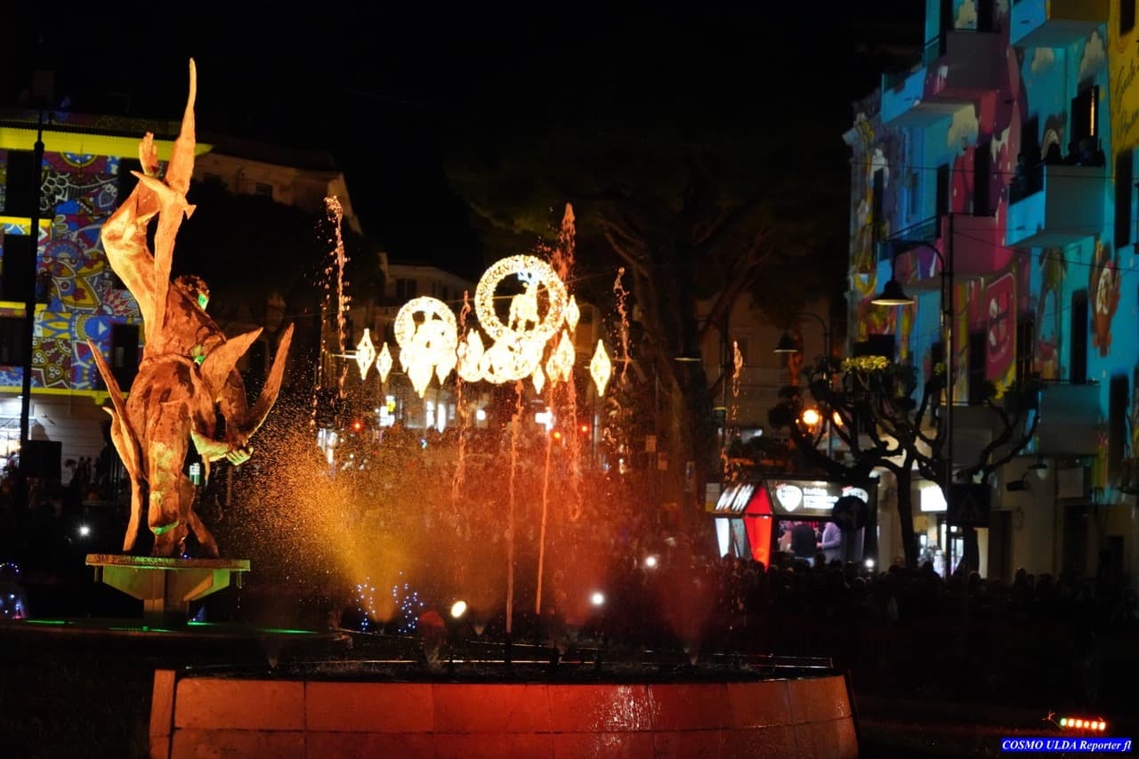 Gaeta: La Fontana di San Francesco si illumina di Arancione. Ecco il motivo