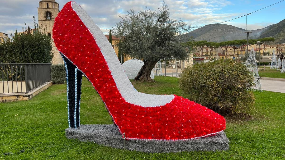 Fondi, oggi l'accensione delle luminarie 2022 2023