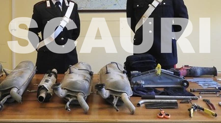 Scauri: acciuffati due presunti ladri di marmitte