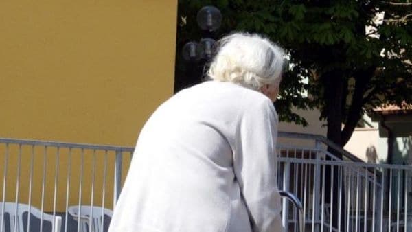 Fondi: la Polizia di Stato rintraccia e mette in salvo un’anziana scomparsa