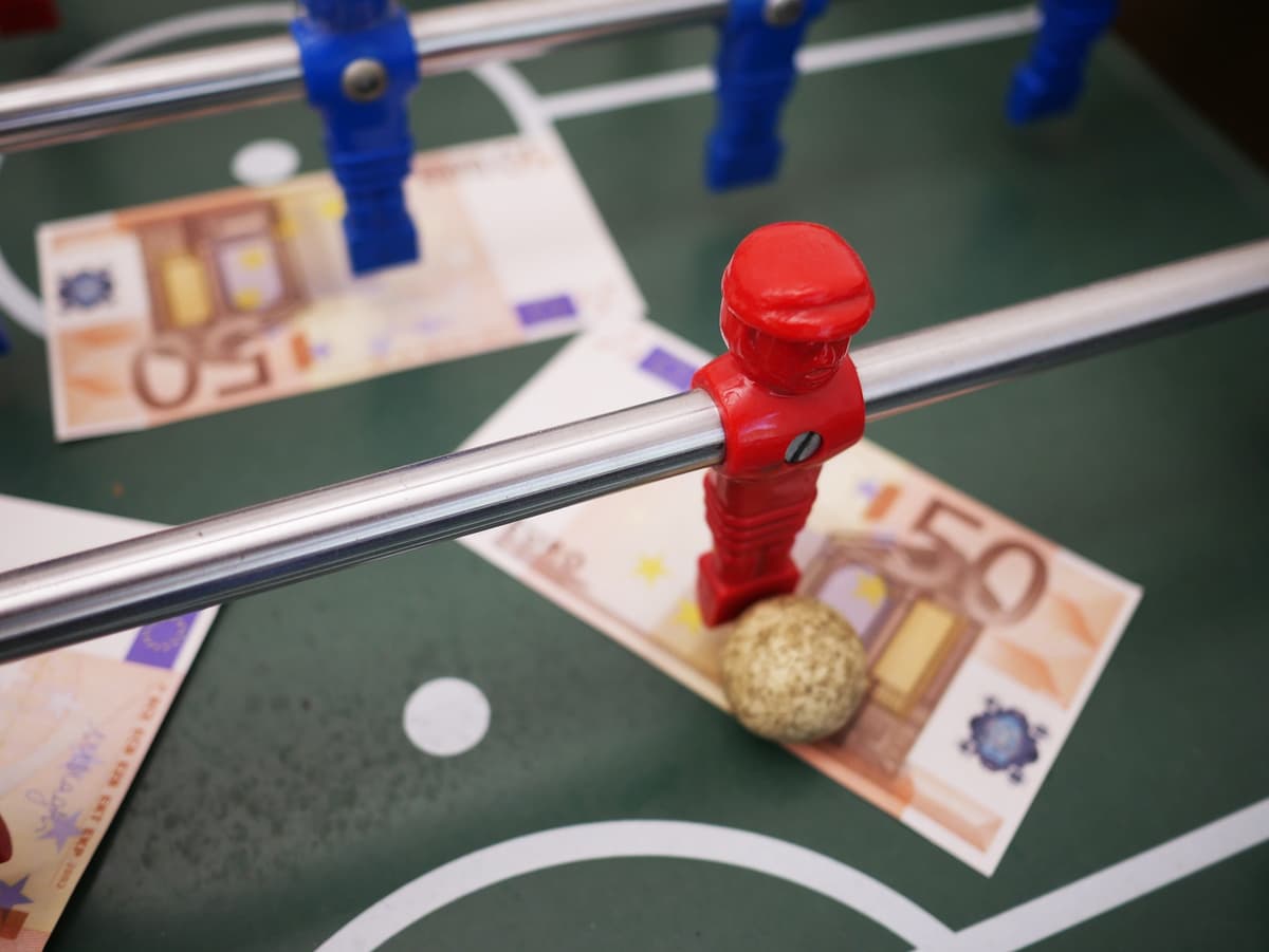 Qual'è la differenza tra le <strong>scommesse sport live</strong> sugli eSports e il gioco pre-partita?