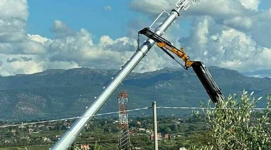 Impianto di telefonia mobile: il sindaco firma un'ordinanza di sospensione dei lavori