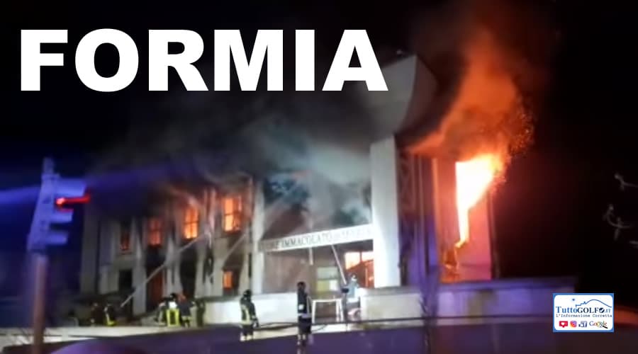 #FOTO-VIDEO, Formia: in fiamme la Chiesa di Don Bosco