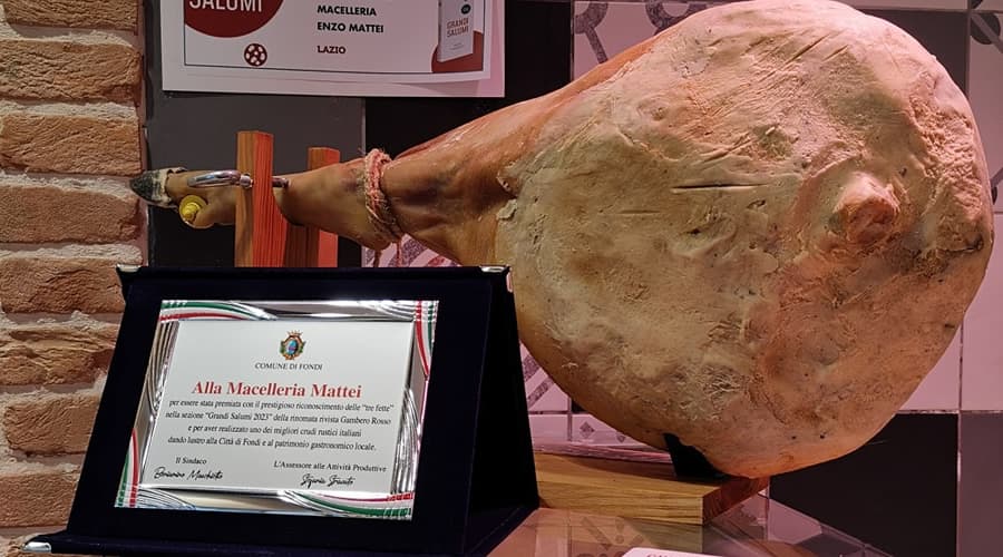 Macelleria Mattei: è di Fondi il capolavoro dei prosciutti italiani